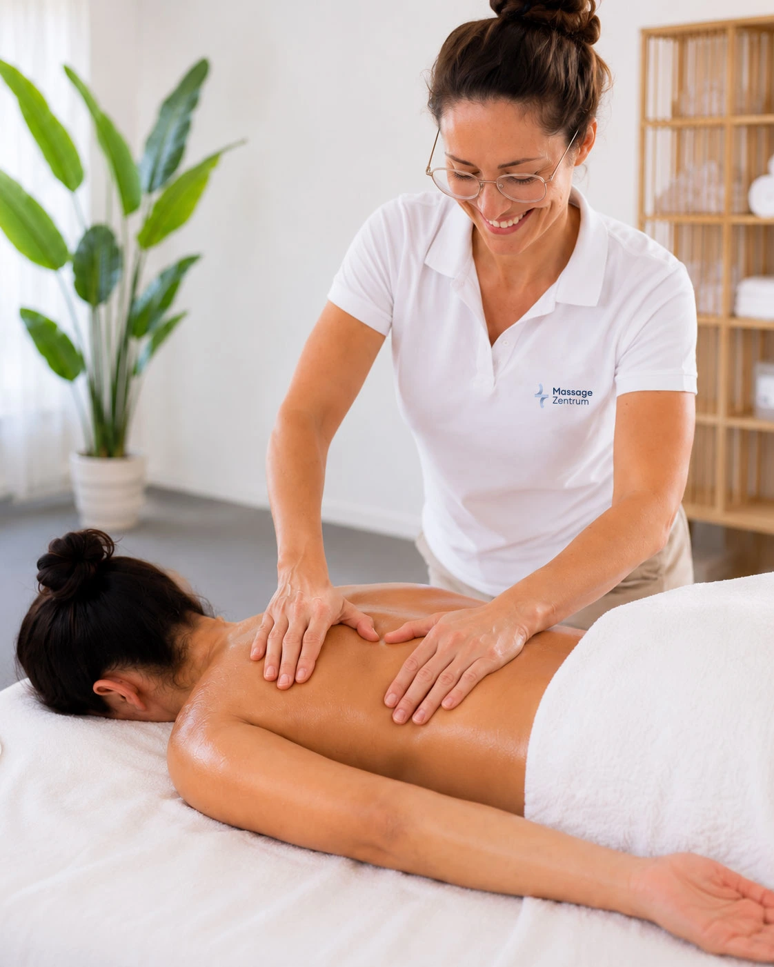 Therapeutische Massage – unsere Kernbehandlung für Suhr